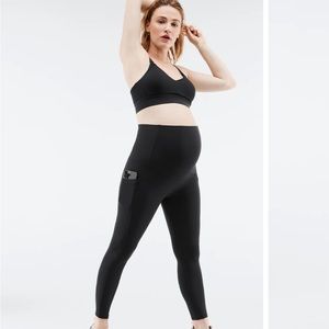 NWOT PureLuxe High-Waisted Maternity 7/8 Legging, size medium (M)